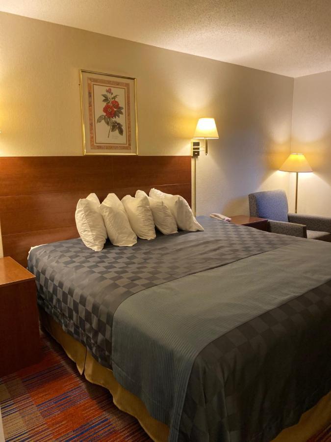 Americas Value Hotel